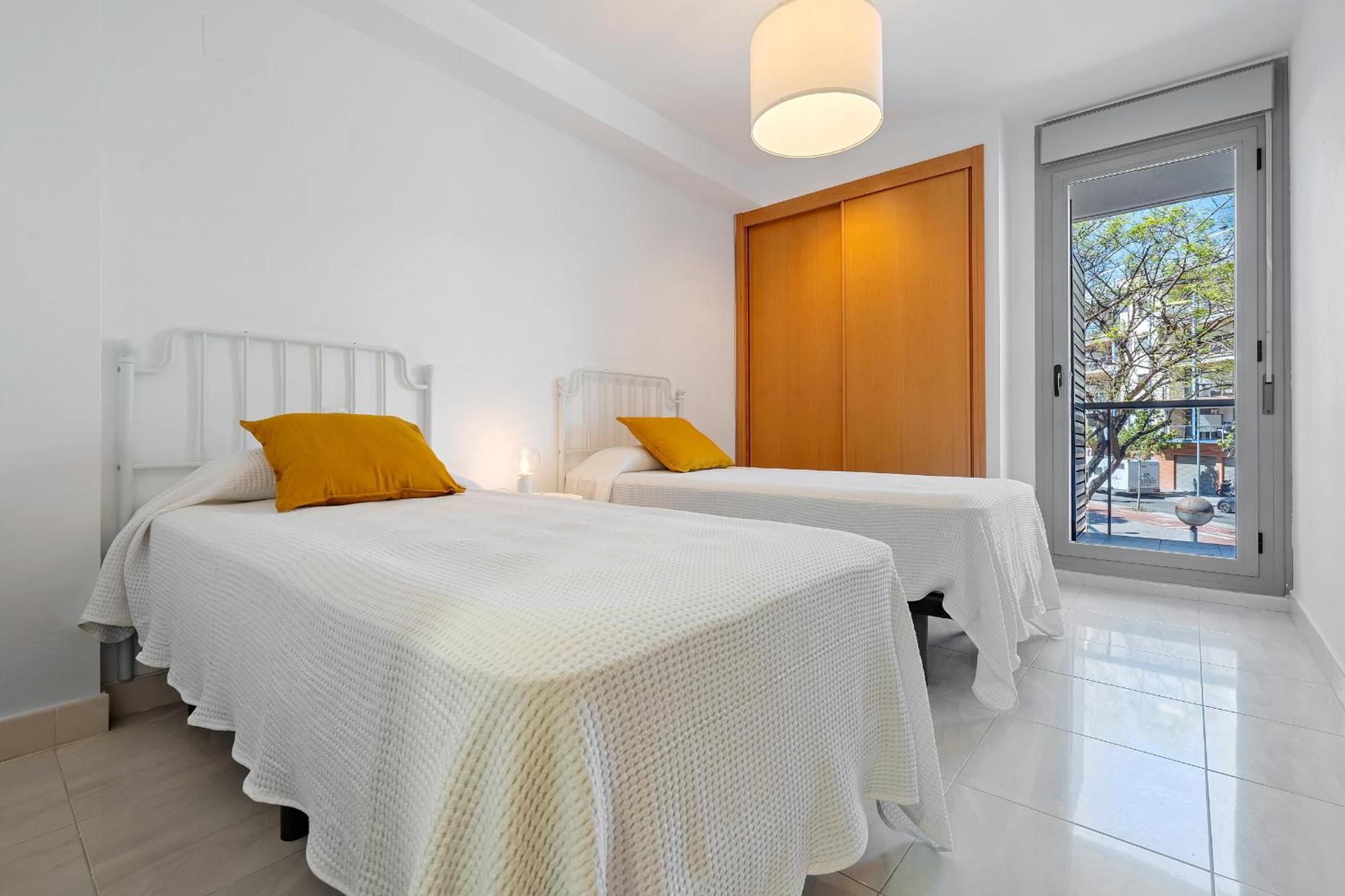 Hauzify I Apartament Mestral 坎布里尔斯 外观 照片